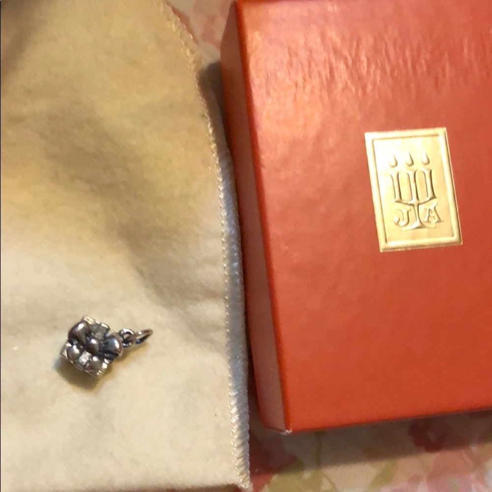 Retired James Avery gift box present charm